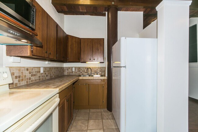 Building Photo - 45-308-308 Kahiko St