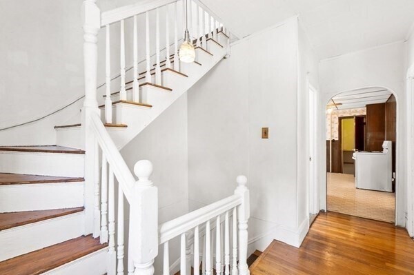 Building Photo - 21 Conwell St