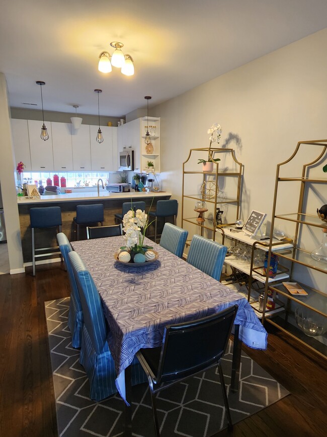 6 person Dinning room - 1646 N Bissell St