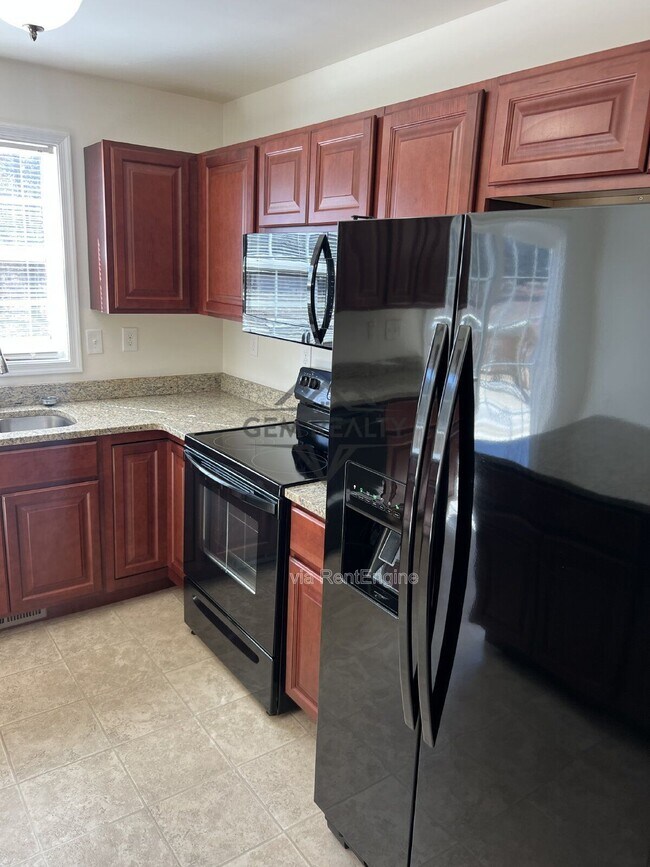 Building Photo - 8326 Quicks Way