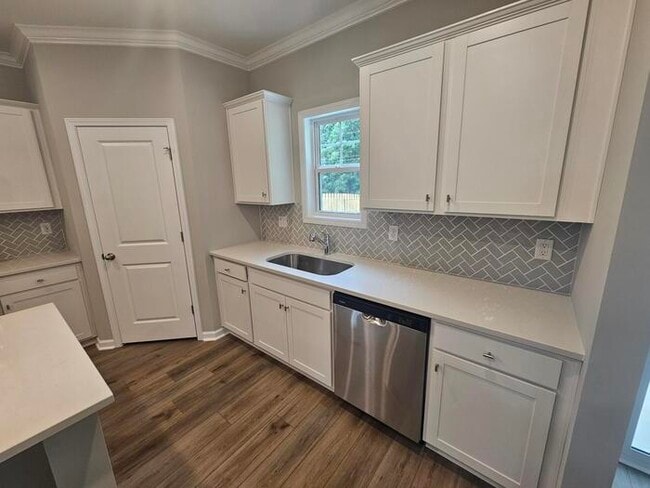 Building Photo - 1 year old 5 bedroom home w community pool!