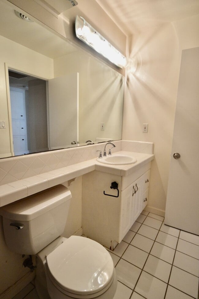 Building Photo - 3 Bedroom East Orange Home