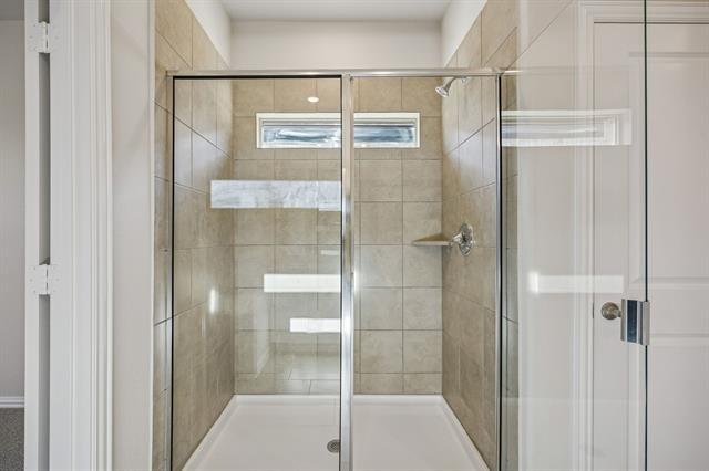 Building Photo - 805 Leavenworth Dr