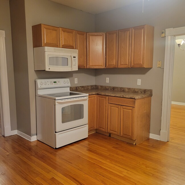 Kitchen - 52 Francis St