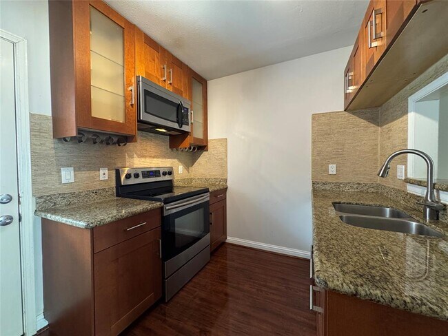 Building Photo - 1807 Stoney Brook Dr