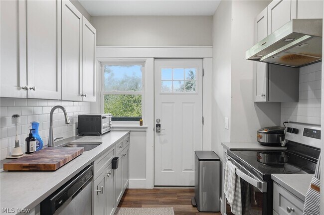 Building Photo - 2280 Bellfield Ave