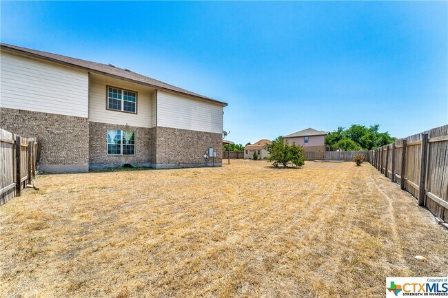 Building Photo - 300 Santolina Ln