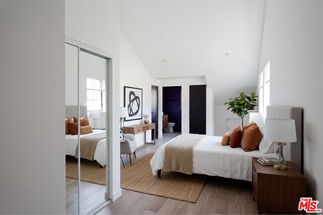 Building Photo - 1238 W 30th St