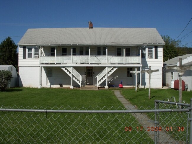 Building Photo - Rear 17 East Bald Eagle Street