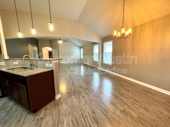 Building Photo - 347 Noddy Rd