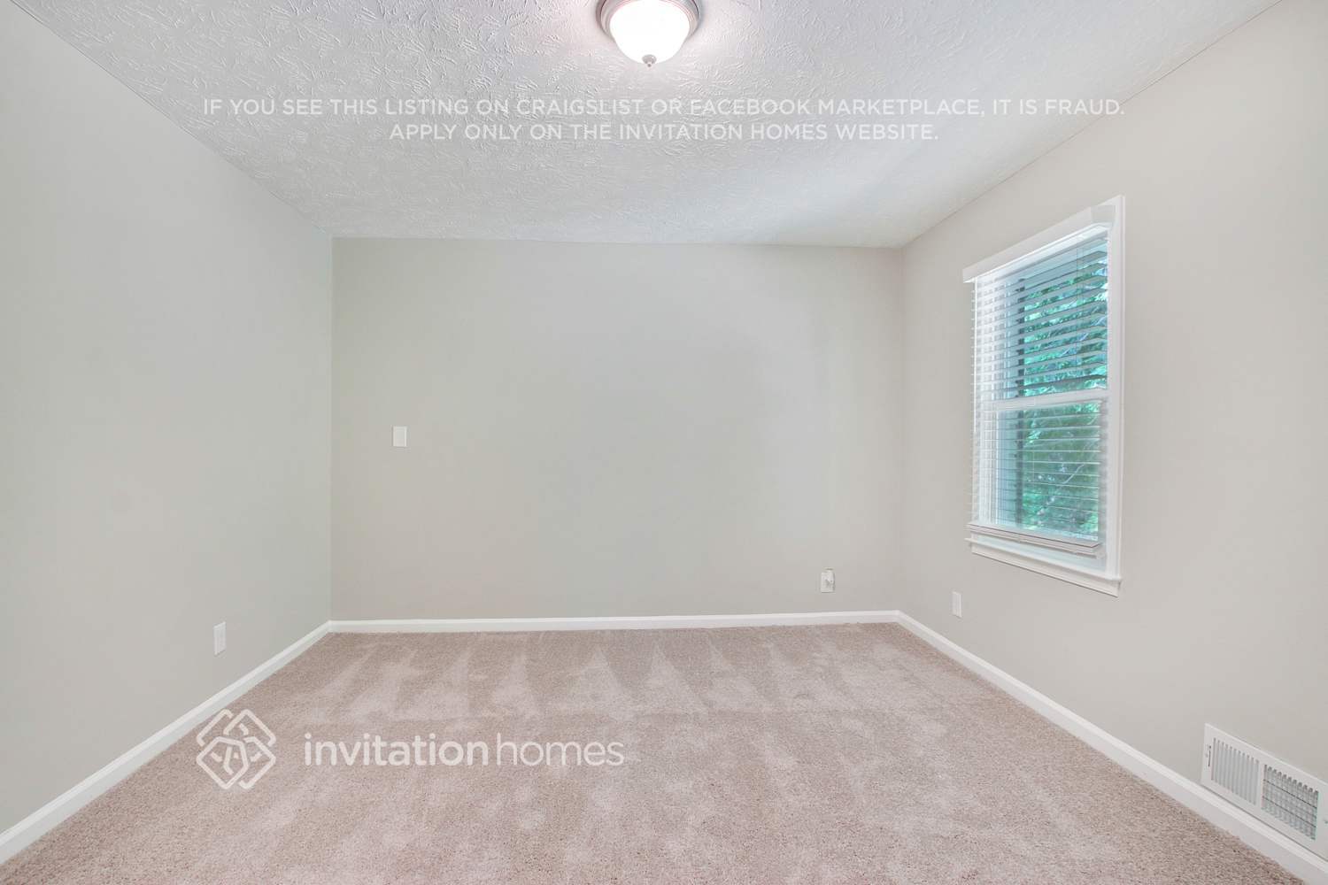 Building Photo - 5747 Woodland Dr