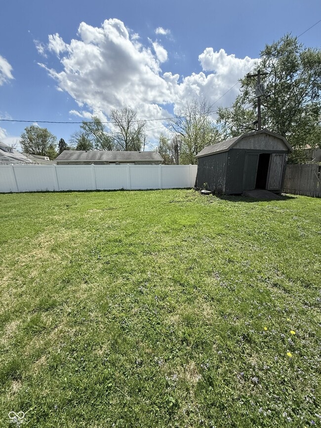 Building Photo - 122 N Routiers Ave