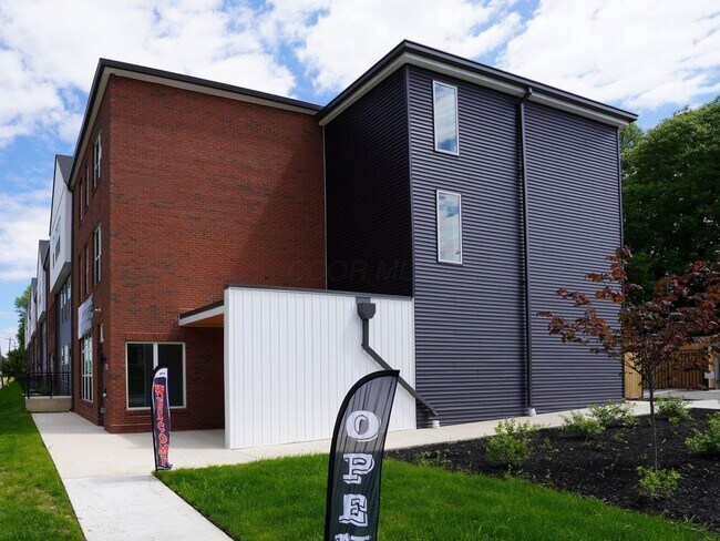 Building Photo - 476 Taylor Ave