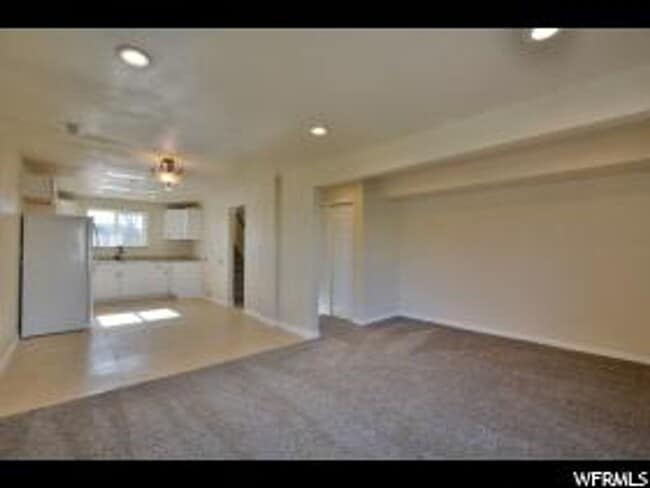 Building Photo - Renovated Duplex in Salt Lake City - GREAT...