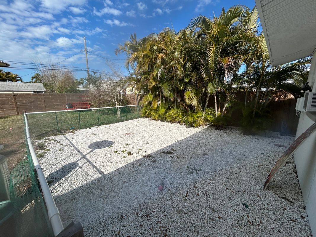 Building Photo - 735 42nd Ave NE