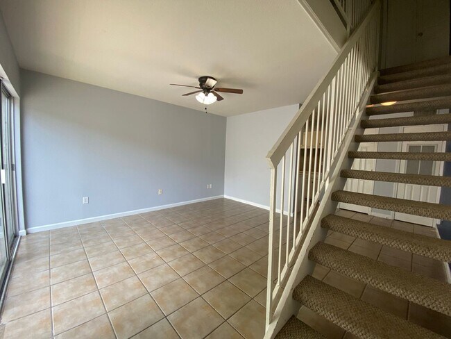 Building Photo - Cozy University View Condo Just Minutes from LSU