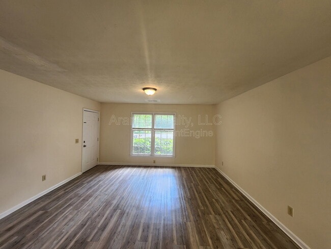 Building Photo - 2101 Wexford Dr