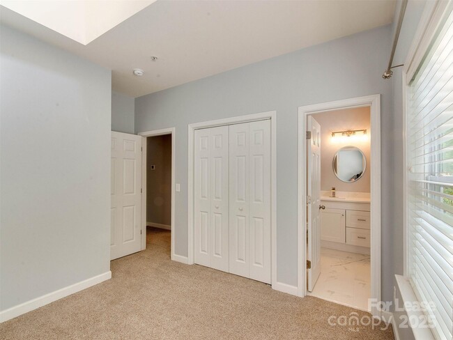 Building Photo - 1571 Pecan Ave