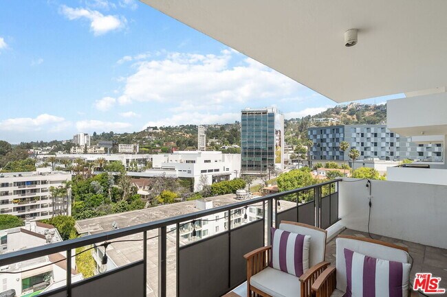 Building Photo - 1155 N La Cienega Blvd