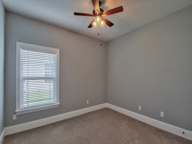 Building Photo - 28 Evening Star Dr