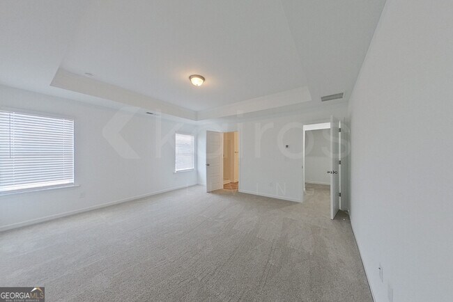 Building Photo - 100 English Oak Ln