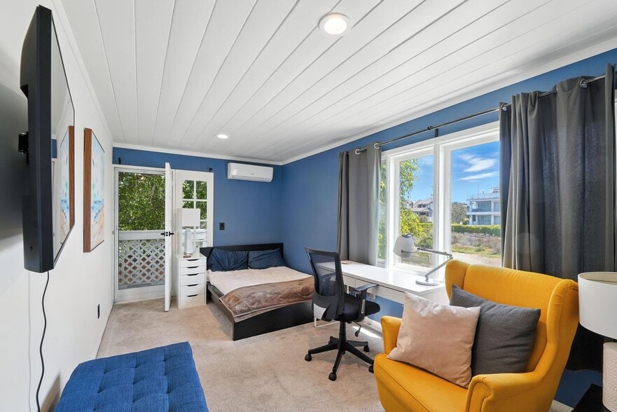 Building Photo - 33 Reef St