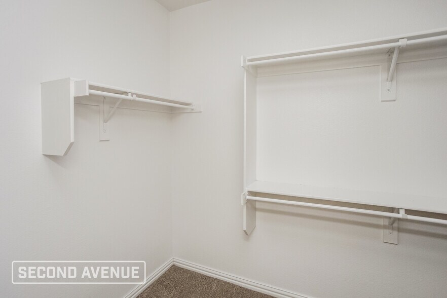 Building Photo - 528 Bird Creek Dr