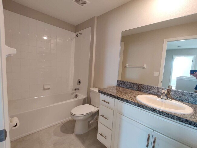 Building Photo - 7232 Samuel Ivy Dr