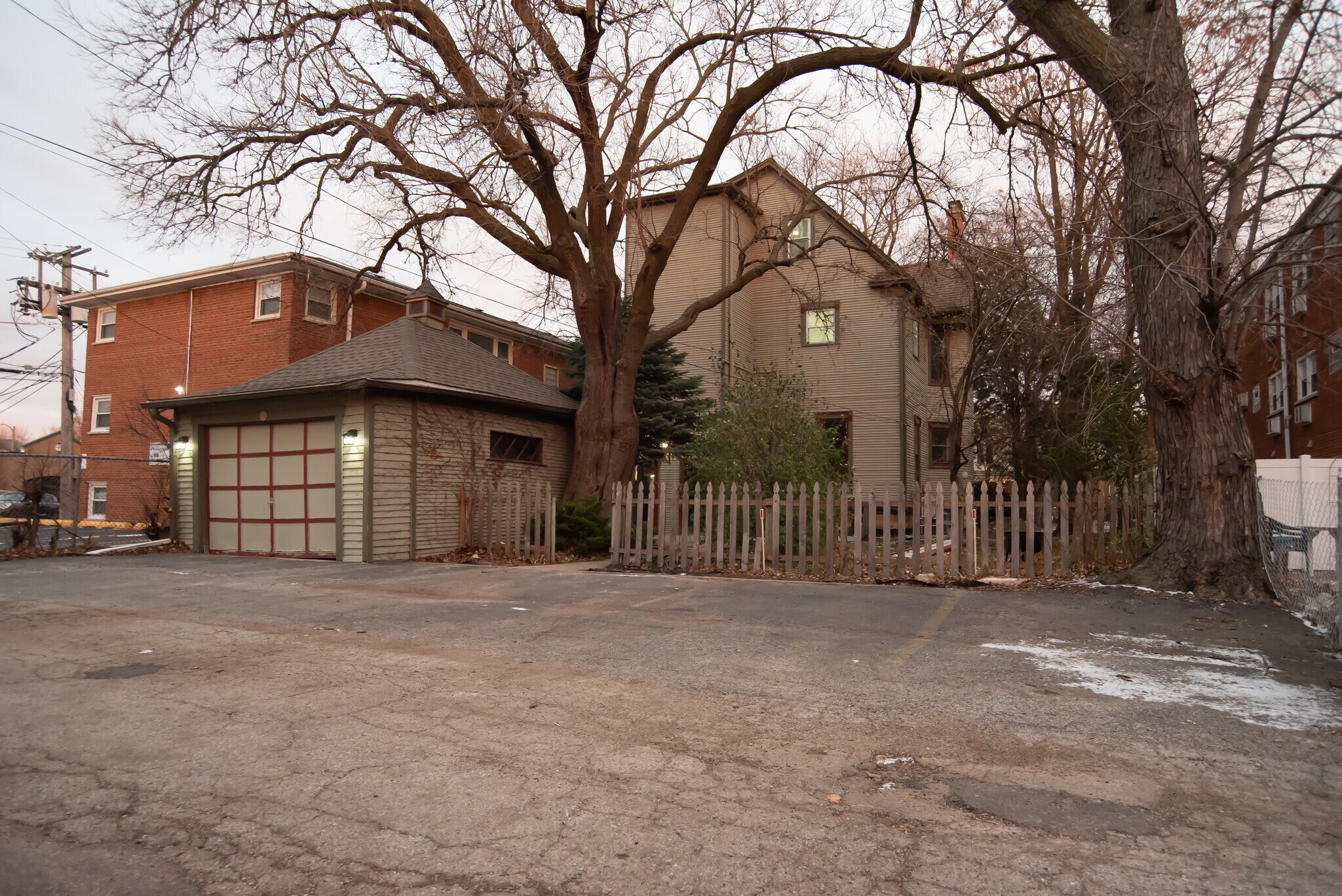 Building Photo - 22 S Spring Ave
