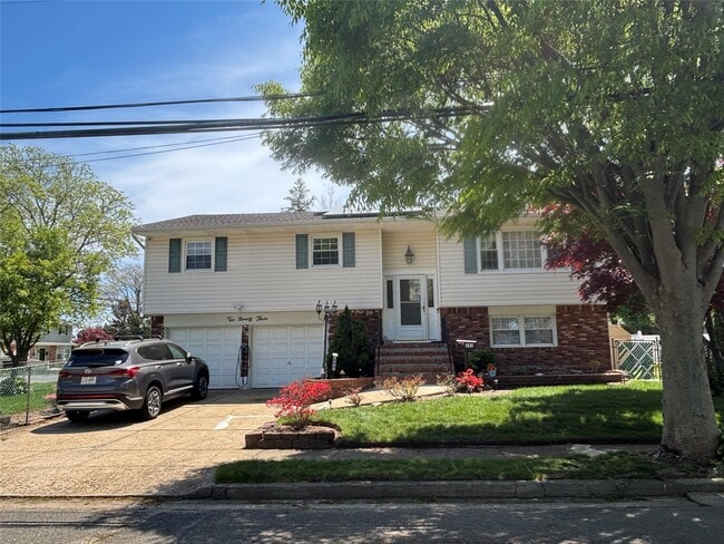 Primary Photo - 293 Concord Ave