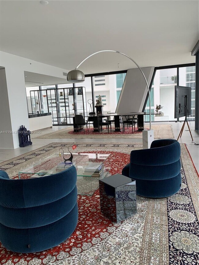 Building Photo - 1000 Biscayne Blvd