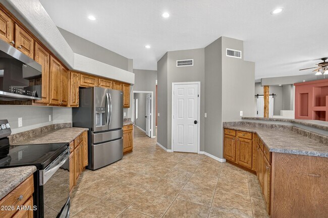 Building Photo - 3002 E Sherry Ln