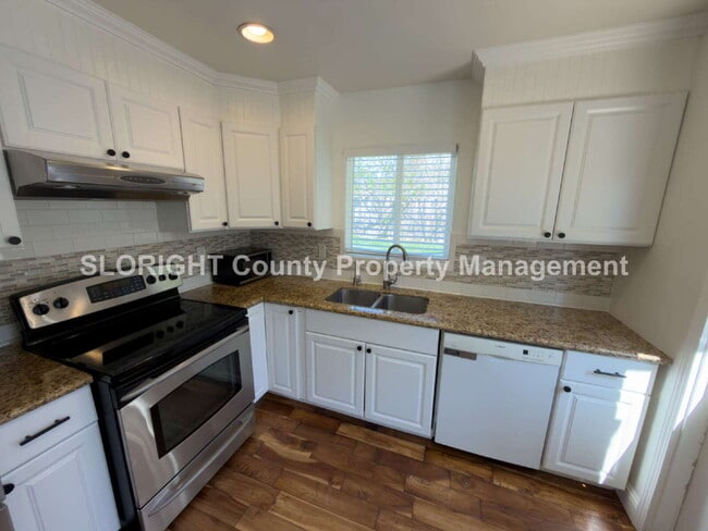 Building Photo - AVAILABLE NOW - Spacious Home in Laguna Lake - 4 Bed / 2 Bath