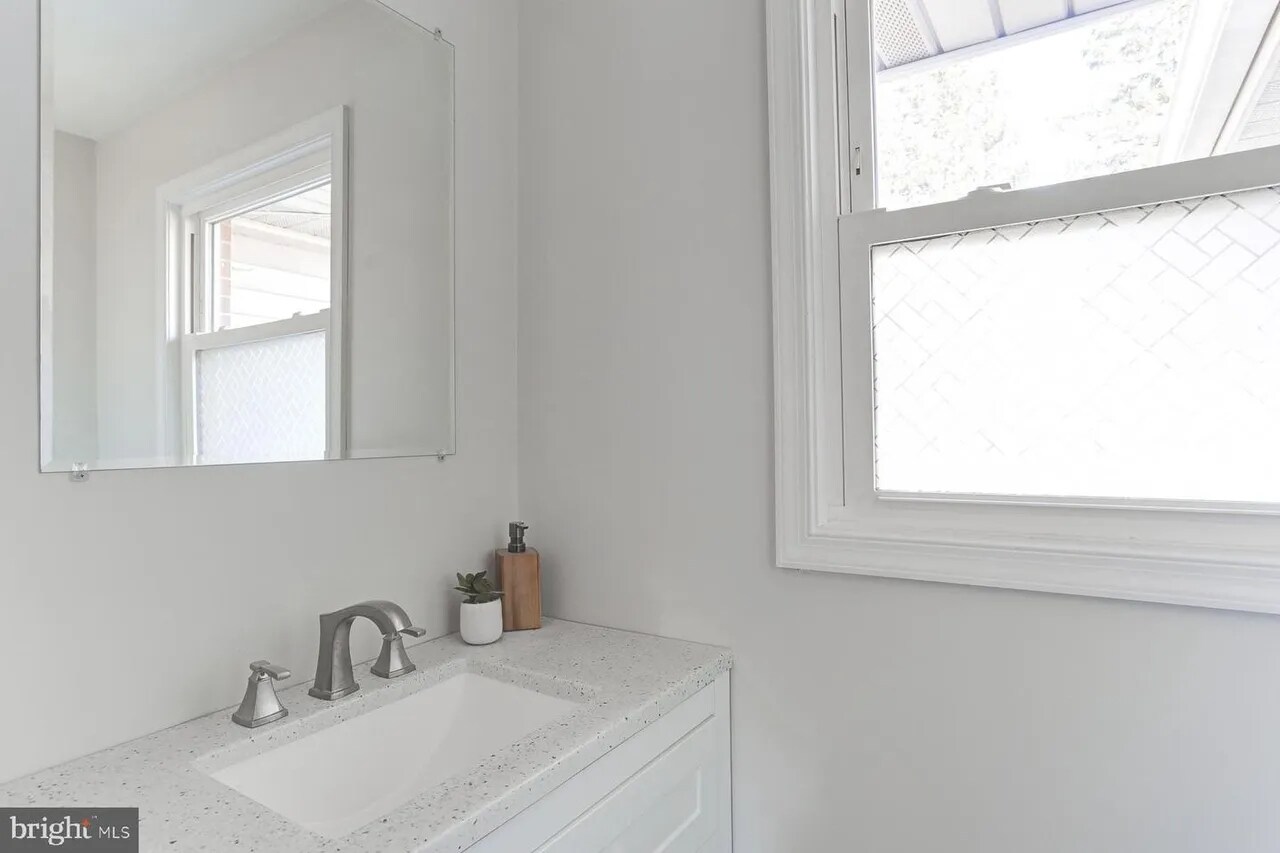 Bathroom - 2360 Sycamore Rd