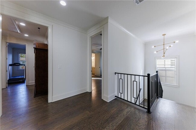Building Photo - 261 Chastain Park Dr NE