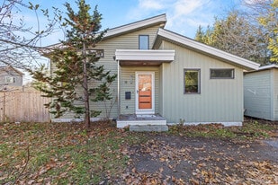 Building Photo - 18 Rosedale St