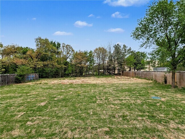 Building Photo - 18 Hillswick Dr