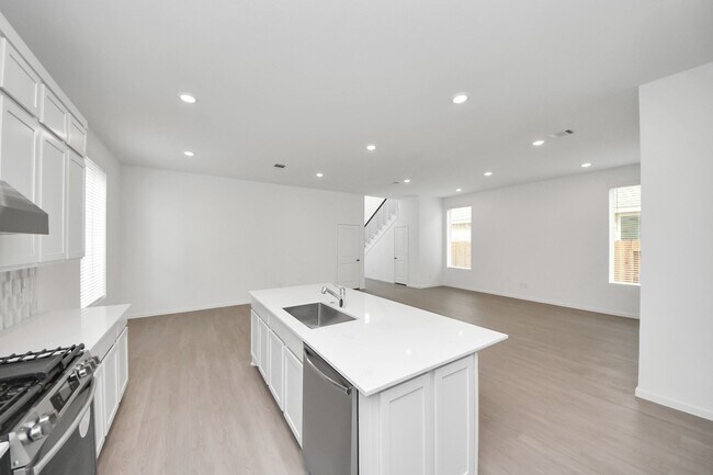 Building Photo - 6414 Orchid Bch Dr