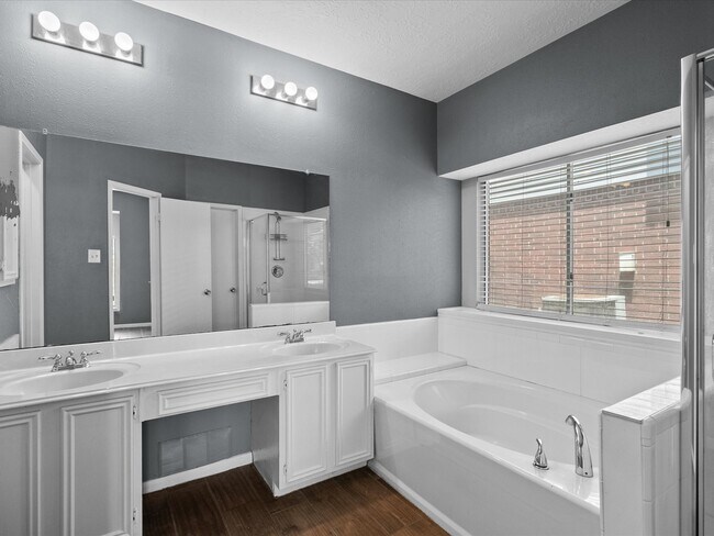 Building Photo - 4915 Stone Harbor Dr