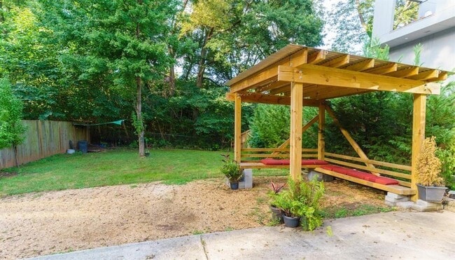 Building Photo - 528 Rankin St NE