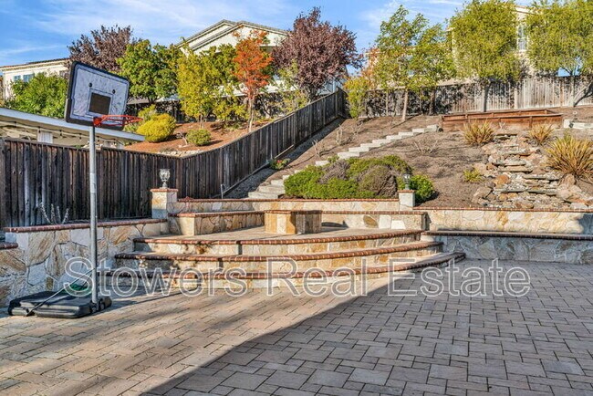 Building Photo - 3223 Carpenter Way