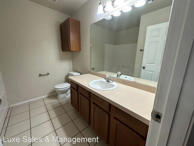 Building Photo - 3 br, 2 bath House - 1738 West Palm Place