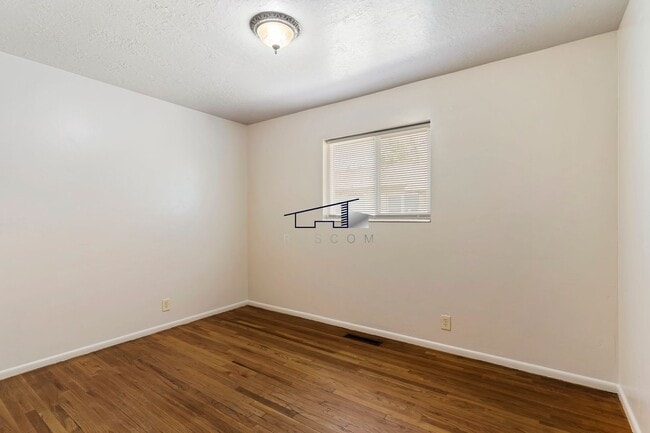 Building Photo - ? For Lease in Ogden, Utah – 3 Bed | 2 Bat...