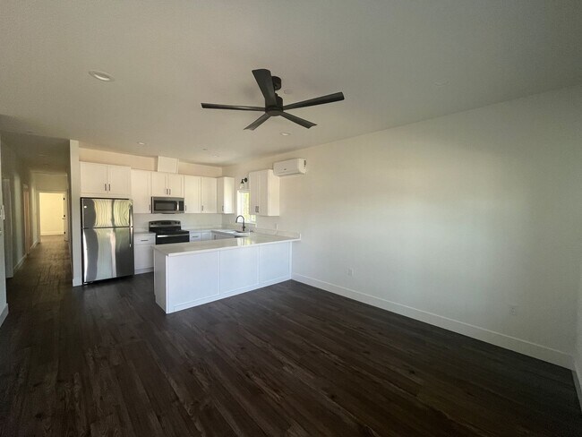 Building Photo - Newly built homes with City of Redding solar!