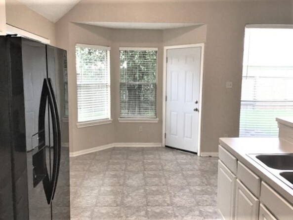 Building Photo - 4715 Meadows Edge Ln