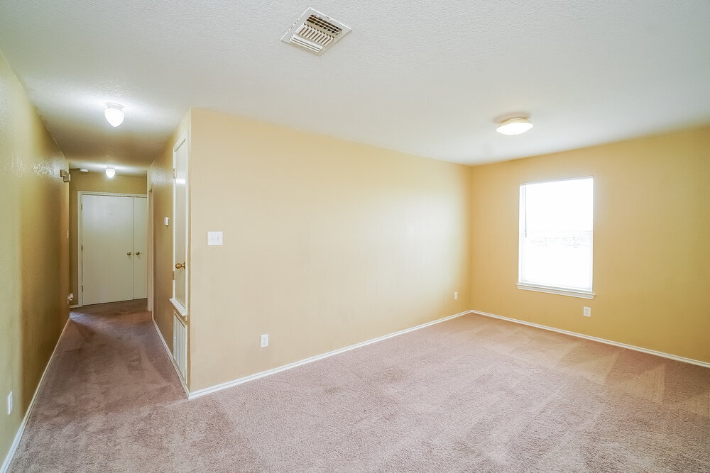 Building Photo - 8007 Heights Valley