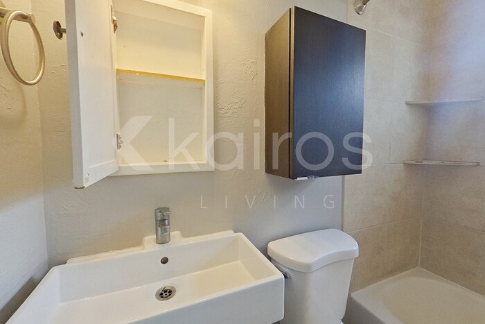 Building Photo - 5140 17th Ave N