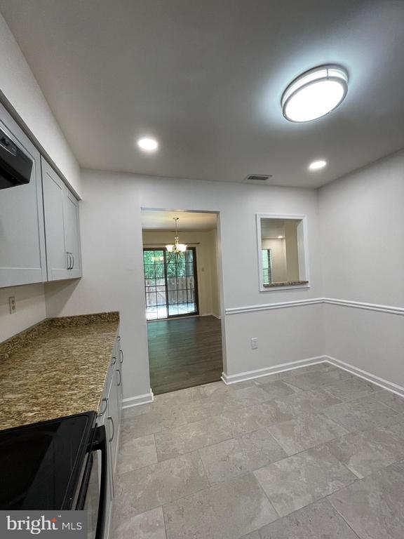 Building Photo - 204 Weatherstone Dr