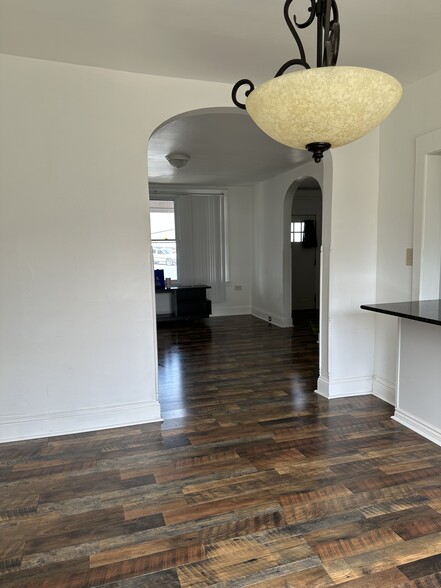 Building Photo - 108 Manheim Ave