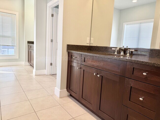 Building Photo - 2223 Amherst Ave